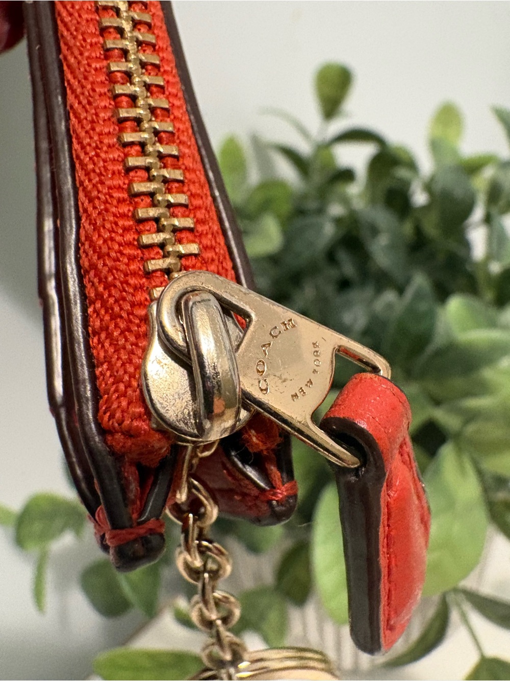 Coach Leather Zip Card Case / ID Holder Keychain - Picture 3 of 4
